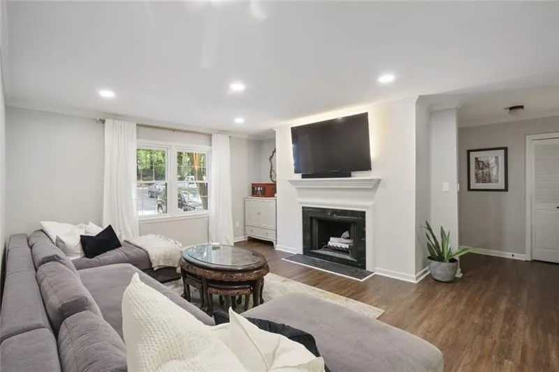 162 Elysian Way Nw, Atlanta, Georgia 30327, 3 Bedrooms Bedrooms, ,2 BathroomsBathrooms,Residential,For Sale,162 Elysian Way Nw,7675505