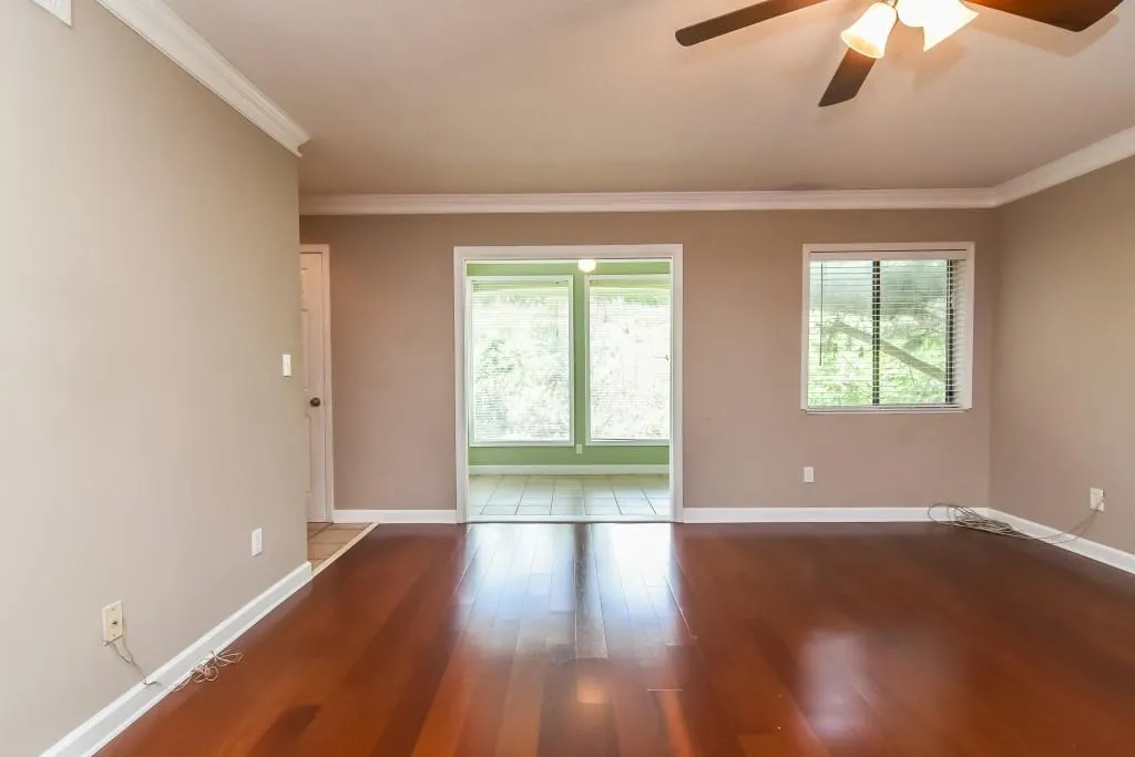 1108 Wingate Way, Sandy Springs, Georgia 30350, 2 Bedrooms Bedrooms, ,2 BathroomsBathrooms,Residential,Sold,1108 Wingate Way,5722150