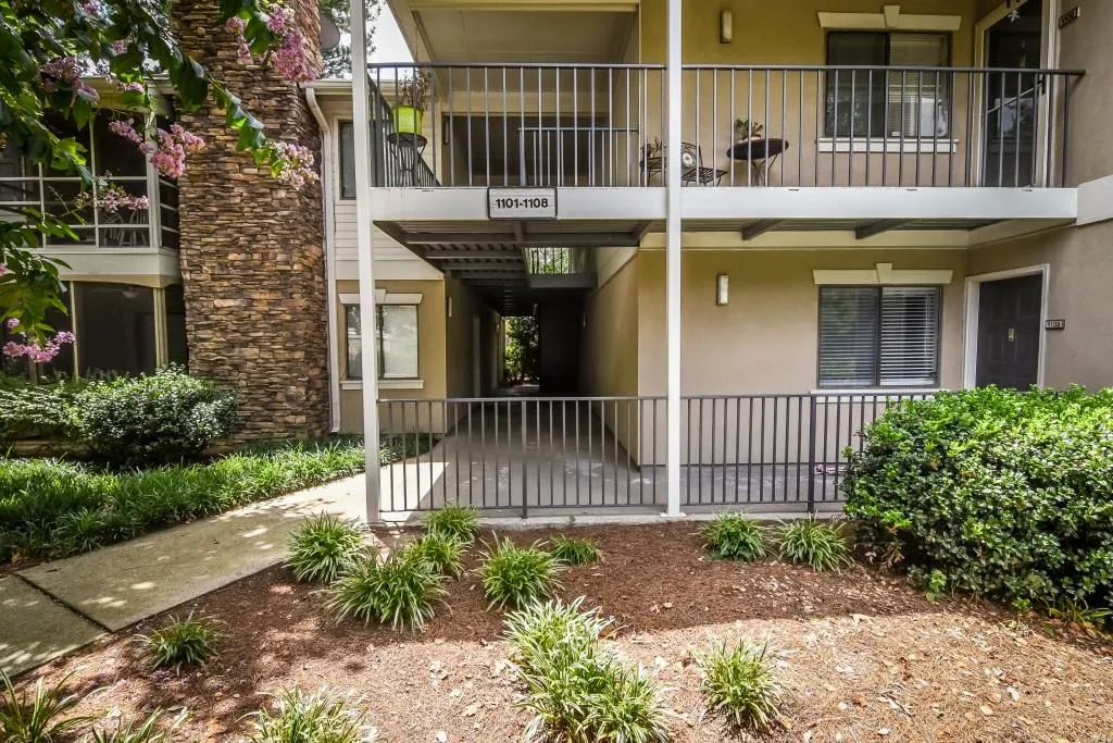 1108 Wingate Way, Sandy Springs, Georgia 30350, 2 Bedrooms Bedrooms, ,2 BathroomsBathrooms,Residential,Sold,1108 Wingate Way,5722150