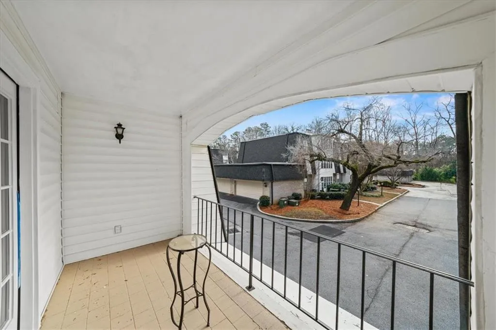 5490 Chemin De Vie, Atlanta, Georgia 30342, 3 Bedrooms Bedrooms, ,2 BathroomsBathrooms,Residential,For Sale,5490 Chemin De Vie,7714189