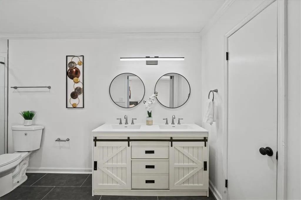 5490 Chemin De Vie, Atlanta, Georgia 30342, 3 Bedrooms Bedrooms, ,2 BathroomsBathrooms,Residential,For Sale,5490 Chemin De Vie,7714189