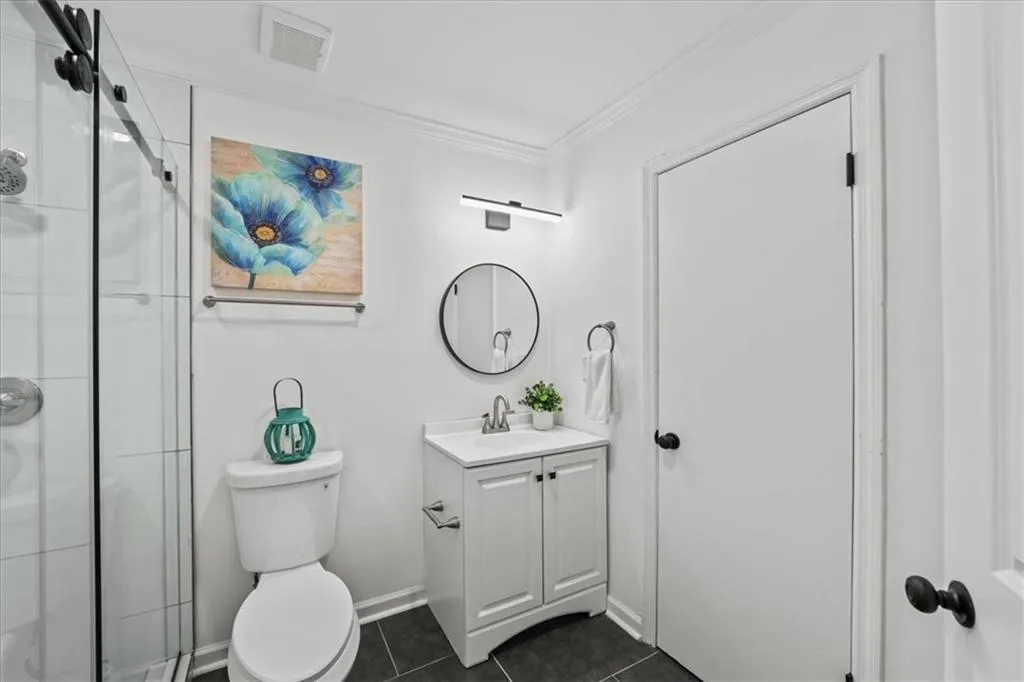 5490 Chemin De Vie, Atlanta, Georgia 30342, 3 Bedrooms Bedrooms, ,2 BathroomsBathrooms,Residential,For Sale,5490 Chemin De Vie,7714189