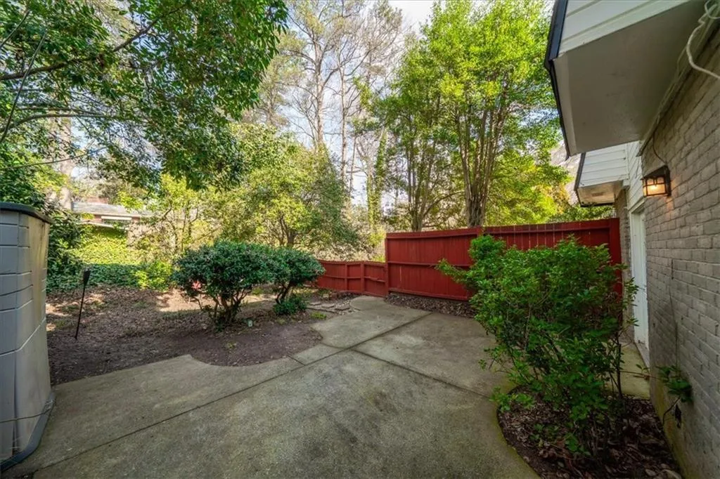 5490 Chemin De Vie, Atlanta, Georgia 30342, 3 Bedrooms Bedrooms, ,2 BathroomsBathrooms,Residential,For Sale,5490 Chemin De Vie,7714189
