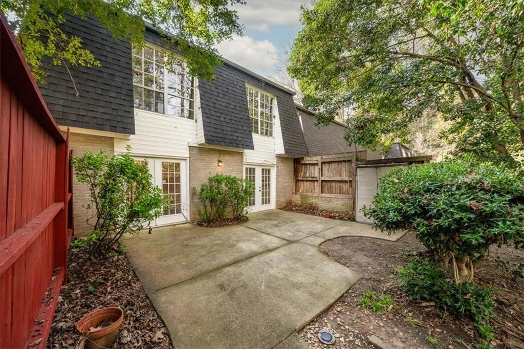 5490 Chemin De Vie, Atlanta, Georgia 30342, 3 Bedrooms Bedrooms, ,2 BathroomsBathrooms,Residential,For Sale,5490 Chemin De Vie,7714189