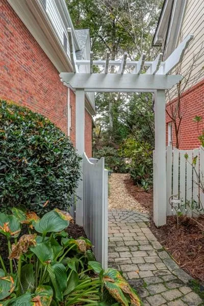 4465 Highgrove Pointe, Sandy Springs, Georgia 30319, 4 Bedrooms Bedrooms, ,4 BathroomsBathrooms,Residential,Sold,4465 Highgrove Pointe,6643001