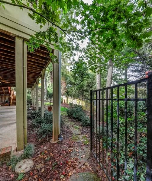 4465 Highgrove Pointe, Sandy Springs, Georgia 30319, 4 Bedrooms Bedrooms, ,4 BathroomsBathrooms,Residential,Sold,4465 Highgrove Pointe,6643001