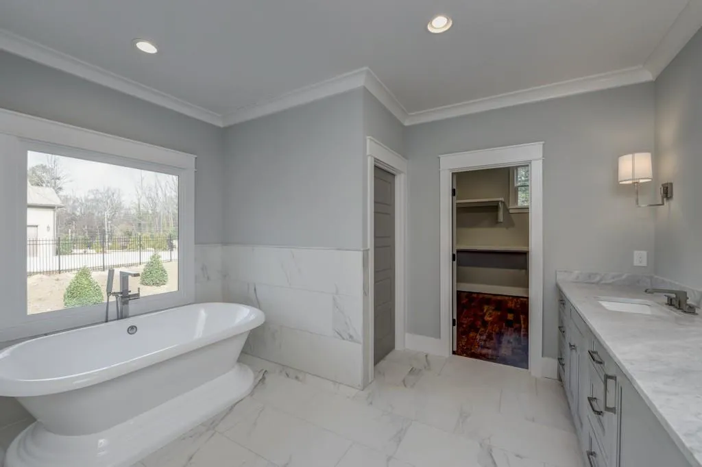 5188 Lake Forrest Drive, Atlanta, Georgia 30342, 6 Bedrooms Bedrooms, ,6 BathroomsBathrooms,Residential,Sold,5188 Lake Forrest Drive,5800609