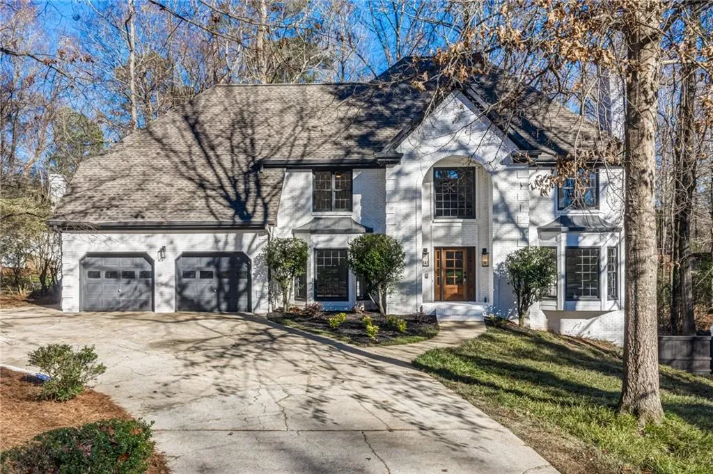 7255 Chattahoochee Bluff Drive, Sandy Springs, Georgia 30350, 6 Bedrooms Bedrooms, ,4 BathroomsBathrooms,Residential,Sold,7255 Chattahoochee Bluff Drive,7154409