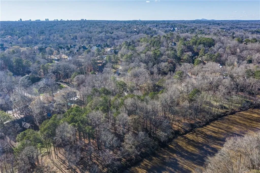 7255 Chattahoochee Bluff Drive, Sandy Springs, Georgia 30350, 6 Bedrooms Bedrooms, ,4 BathroomsBathrooms,Residential,Sold,7255 Chattahoochee Bluff Drive,7154409