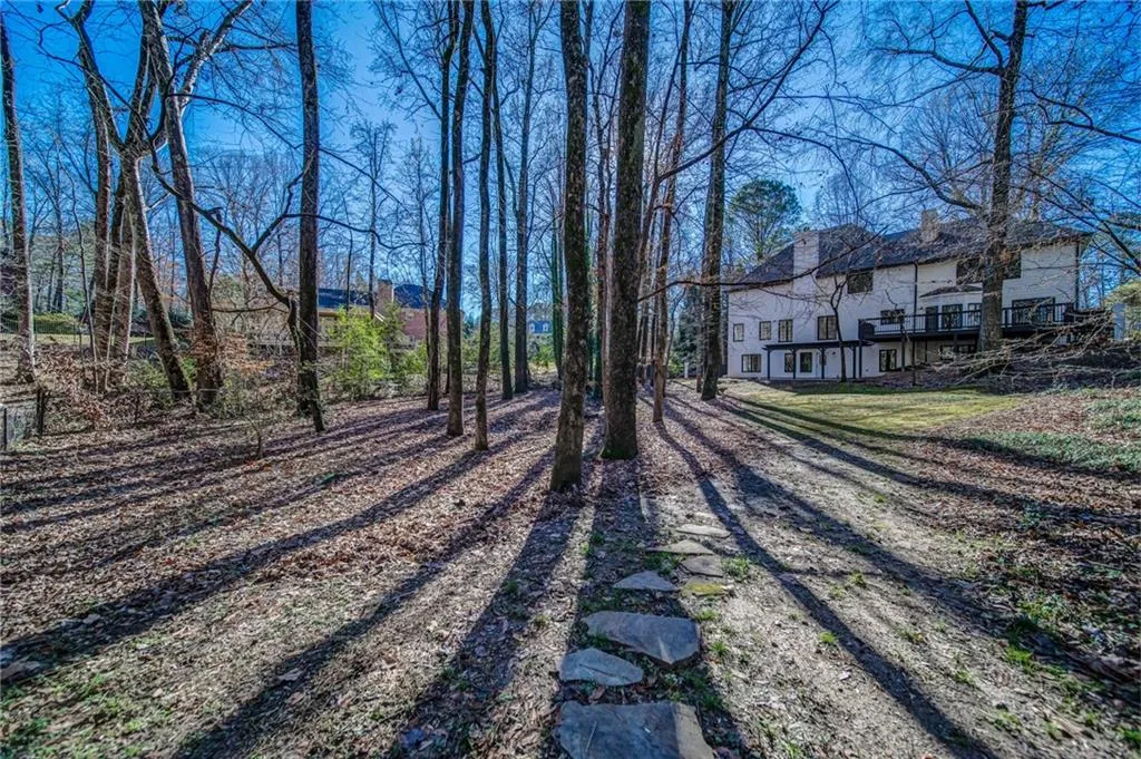7255 Chattahoochee Bluff Drive, Sandy Springs, Georgia 30350, 6 Bedrooms Bedrooms, ,4 BathroomsBathrooms,Residential,Sold,7255 Chattahoochee Bluff Drive,7154409