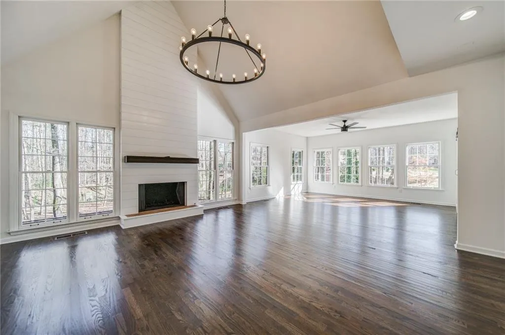 7255 Chattahoochee Bluff Drive, Sandy Springs, Georgia 30350, 6 Bedrooms Bedrooms, ,4 BathroomsBathrooms,Residential,Sold,7255 Chattahoochee Bluff Drive,7154409