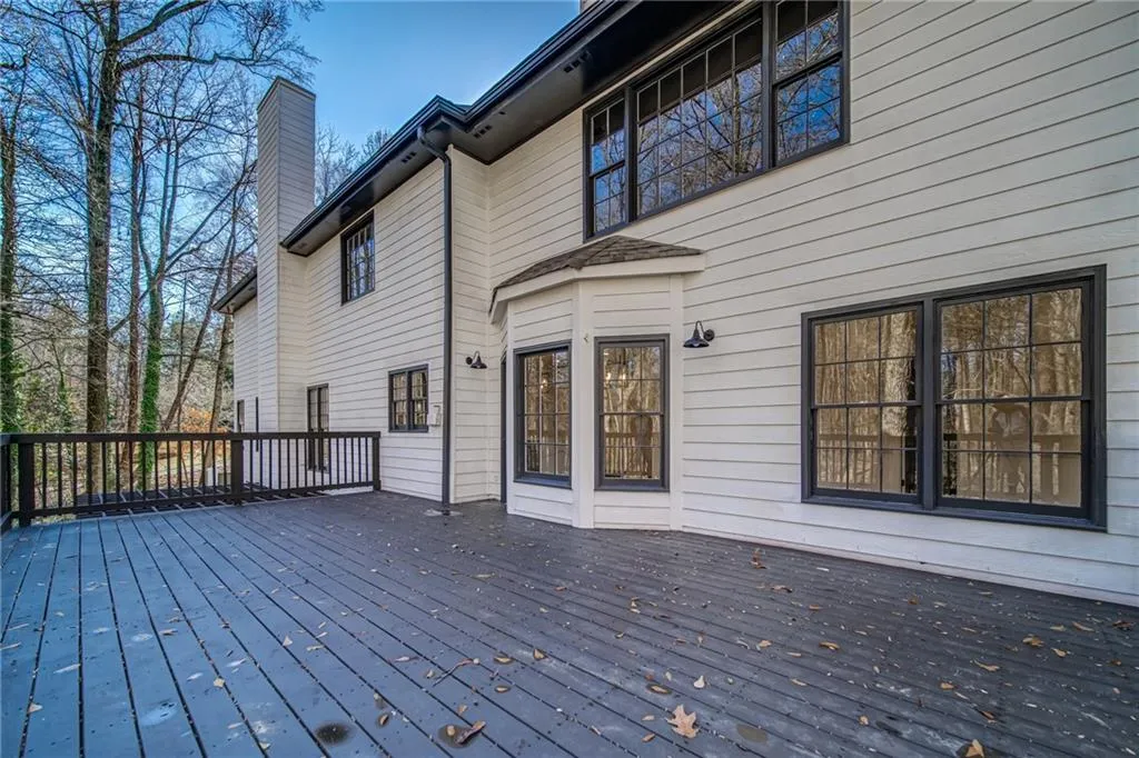 7255 Chattahoochee Bluff Drive, Sandy Springs, Georgia 30350, 6 Bedrooms Bedrooms, ,4 BathroomsBathrooms,Residential,Sold,7255 Chattahoochee Bluff Drive,7154409