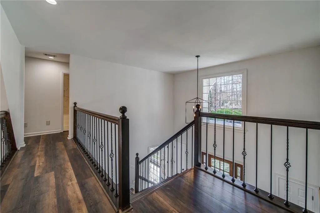 7255 Chattahoochee Bluff Drive, Sandy Springs, Georgia 30350, 6 Bedrooms Bedrooms, ,4 BathroomsBathrooms,Residential,Sold,7255 Chattahoochee Bluff Drive,7154409