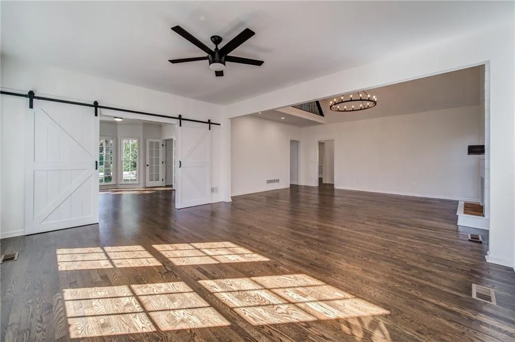 7255 Chattahoochee Bluff Drive, Sandy Springs, Georgia 30350, 6 Bedrooms Bedrooms, ,4 BathroomsBathrooms,Residential,Sold,7255 Chattahoochee Bluff Drive,7154409