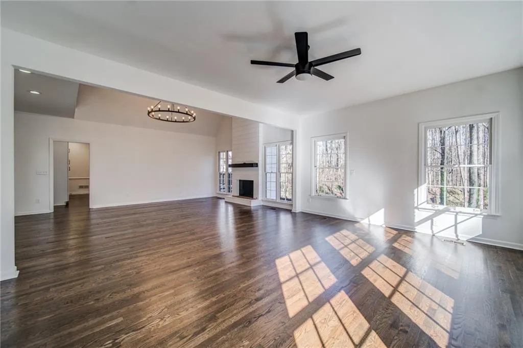 7255 Chattahoochee Bluff Drive, Sandy Springs, Georgia 30350, 6 Bedrooms Bedrooms, ,4 BathroomsBathrooms,Residential,Sold,7255 Chattahoochee Bluff Drive,7154409