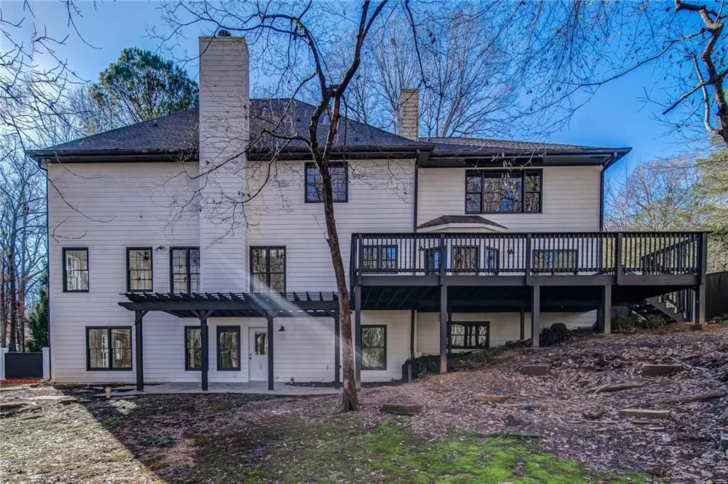 7255 Chattahoochee Bluff Drive, Sandy Springs, Georgia 30350, 6 Bedrooms Bedrooms, ,4 BathroomsBathrooms,Residential,Sold,7255 Chattahoochee Bluff Drive,7154409