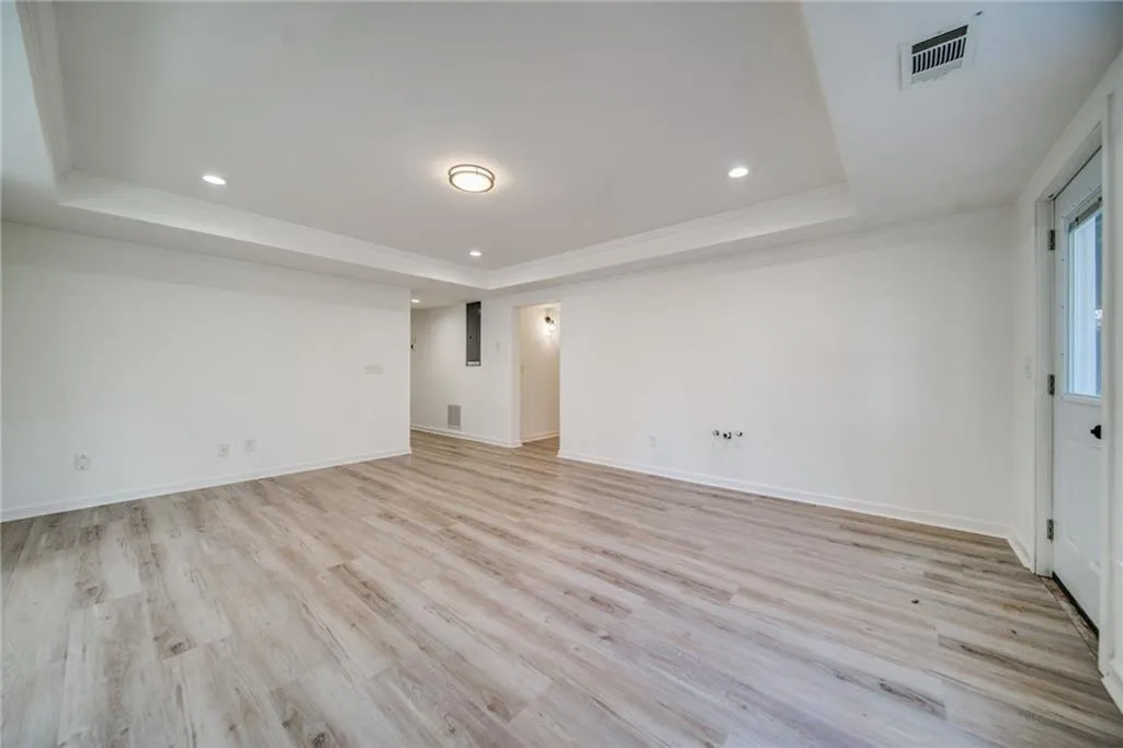 7255 Chattahoochee Bluff Drive, Sandy Springs, Georgia 30350, 6 Bedrooms Bedrooms, ,4 BathroomsBathrooms,Residential,Sold,7255 Chattahoochee Bluff Drive,7154409