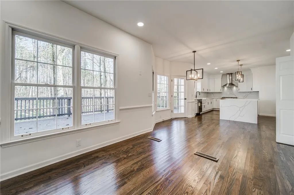 7255 Chattahoochee Bluff Drive, Sandy Springs, Georgia 30350, 6 Bedrooms Bedrooms, ,4 BathroomsBathrooms,Residential,Sold,7255 Chattahoochee Bluff Drive,7154409