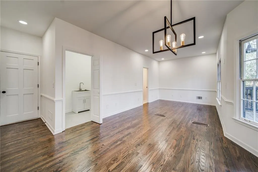 7255 Chattahoochee Bluff Drive, Sandy Springs, Georgia 30350, 6 Bedrooms Bedrooms, ,4 BathroomsBathrooms,Residential,Sold,7255 Chattahoochee Bluff Drive,7154409