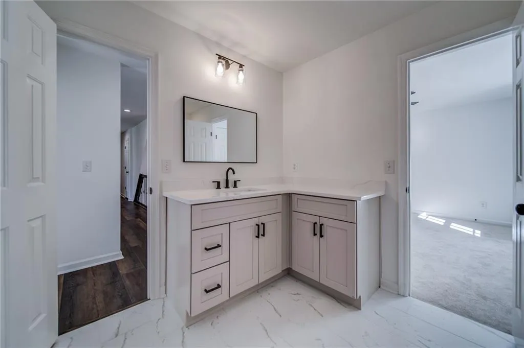 7255 Chattahoochee Bluff Drive, Sandy Springs, Georgia 30350, 6 Bedrooms Bedrooms, ,4 BathroomsBathrooms,Residential,Sold,7255 Chattahoochee Bluff Drive,7154409