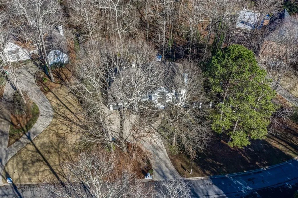 7255 Chattahoochee Bluff Drive, Sandy Springs, Georgia 30350, 6 Bedrooms Bedrooms, ,4 BathroomsBathrooms,Residential,Sold,7255 Chattahoochee Bluff Drive,7154409