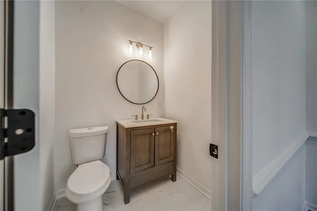 7255 Chattahoochee Bluff Drive, Sandy Springs, Georgia 30350, 6 Bedrooms Bedrooms, ,4 BathroomsBathrooms,Residential,Sold,7255 Chattahoochee Bluff Drive,7154409