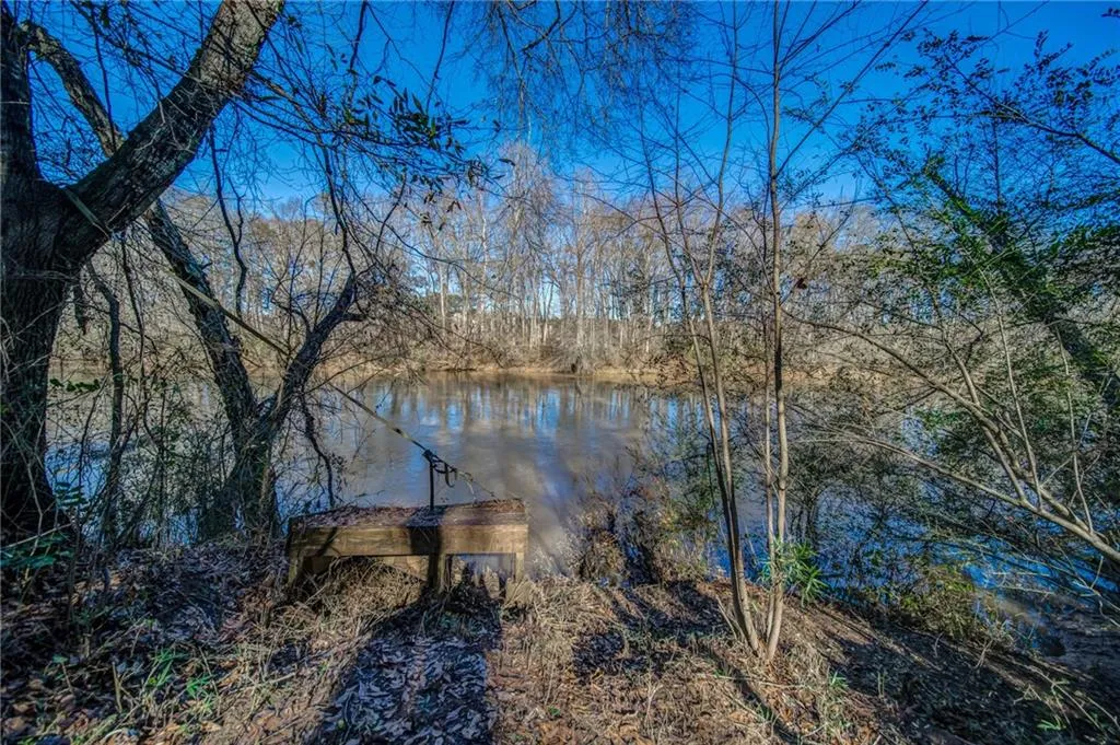 7255 Chattahoochee Bluff Drive, Sandy Springs, Georgia 30350, 6 Bedrooms Bedrooms, ,4 BathroomsBathrooms,Residential,Sold,7255 Chattahoochee Bluff Drive,7154409
