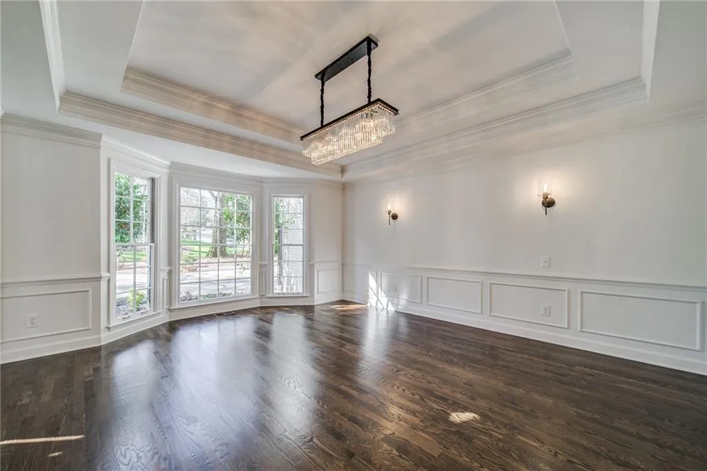 7255 Chattahoochee Bluff Drive, Sandy Springs, Georgia 30350, 6 Bedrooms Bedrooms, ,4 BathroomsBathrooms,Residential,Sold,7255 Chattahoochee Bluff Drive,7154409