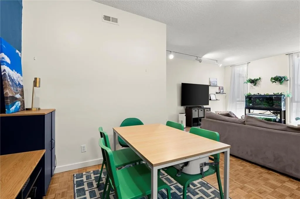 3060 Pharr Court Unit 313, Atlanta, Georgia 30305, 2 Bedrooms Bedrooms, 0 ,1 BathroomBathrooms,Residential,For Sale,3060 Pharr Court Unit 313,7703321