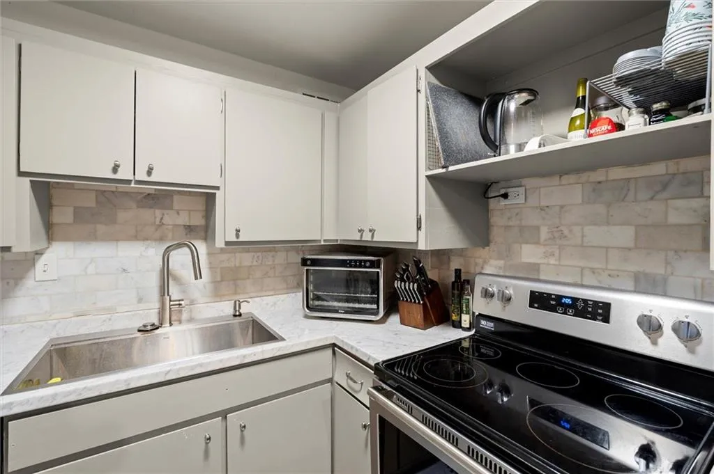 3060 Pharr Court Unit 313, Atlanta, Georgia 30305, 2 Bedrooms Bedrooms, 0 ,1 BathroomBathrooms,Residential,For Sale,3060 Pharr Court Unit 313,7703321