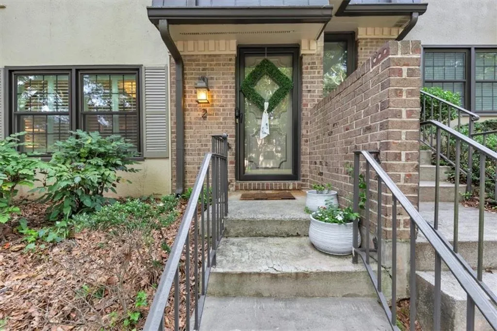 2 Arpege Way Nw, Atlanta, Georgia 30327, 2 Bedrooms Bedrooms, ,2 BathroomsBathrooms,Residential,For Sale,2 Arpege Way Nw,7594326