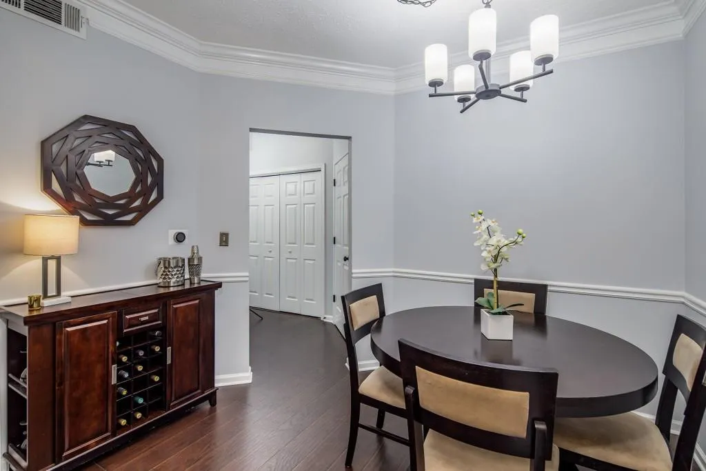 5559 Glenridge Drive Unit 1208, Atlanta, Georgia 30342, 1 Bedroom Bedrooms, ,1 BathroomBathrooms,Residential,Sold,5559 Glenridge Drive Unit 1208,6554711