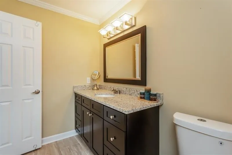 1050 Huntcliff Trace, Sandy Springs, Georgia 30350, 3 Bedrooms Bedrooms, ,2 BathroomsBathrooms,Residential,Sold,1050 Huntcliff Trace,6527283