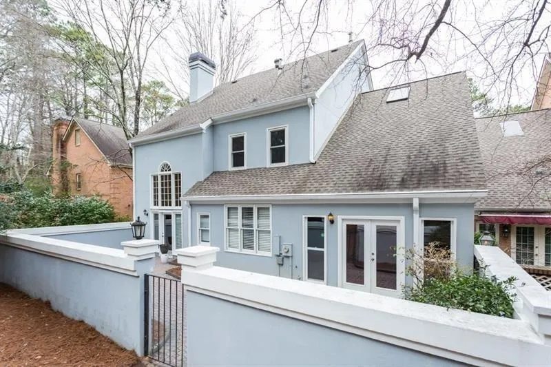 1050 Huntcliff Trace, Sandy Springs, Georgia 30350, 3 Bedrooms Bedrooms, ,2 BathroomsBathrooms,Residential,Sold,1050 Huntcliff Trace,6527283