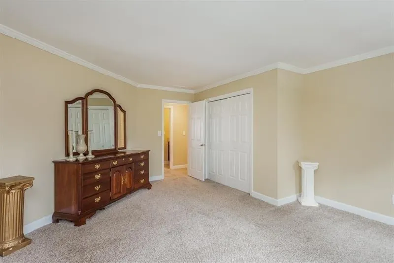 1050 Huntcliff Trace, Sandy Springs, Georgia 30350, 3 Bedrooms Bedrooms, ,2 BathroomsBathrooms,Residential,Sold,1050 Huntcliff Trace,6527283