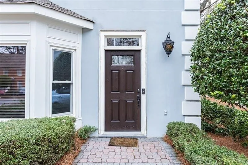 1050 Huntcliff Trace, Sandy Springs, Georgia 30350, 3 Bedrooms Bedrooms, ,2 BathroomsBathrooms,Residential,Sold,1050 Huntcliff Trace,6527283