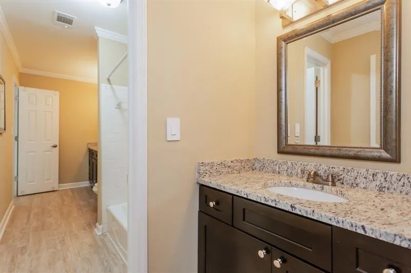 1050 Huntcliff Trace, Sandy Springs, Georgia 30350, 3 Bedrooms Bedrooms, ,2 BathroomsBathrooms,Residential,Sold,1050 Huntcliff Trace,6527283