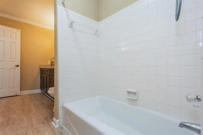 1050 Huntcliff Trace, Sandy Springs, Georgia 30350, 3 Bedrooms Bedrooms, ,2 BathroomsBathrooms,Residential,Sold,1050 Huntcliff Trace,6527283