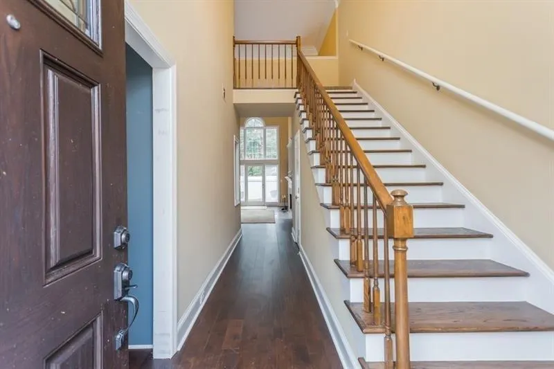 1050 Huntcliff Trace, Sandy Springs, Georgia 30350, 3 Bedrooms Bedrooms, ,2 BathroomsBathrooms,Residential,Sold,1050 Huntcliff Trace,6527283
