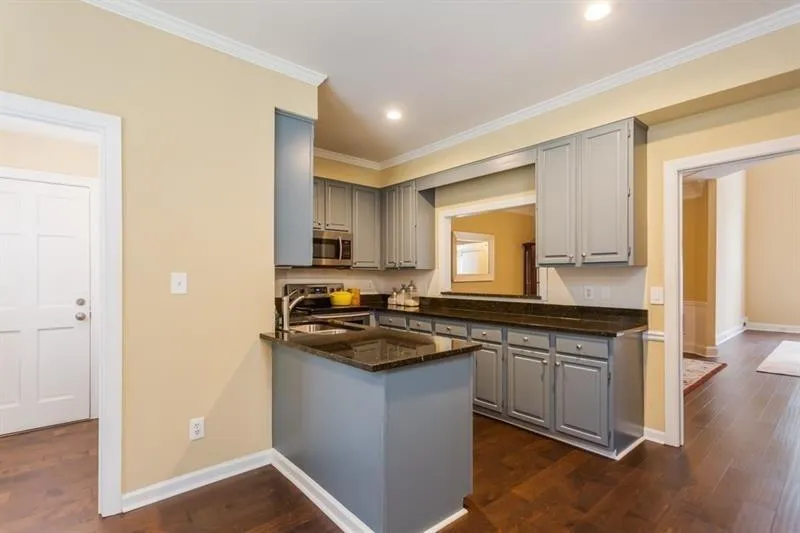 1050 Huntcliff Trace, Sandy Springs, Georgia 30350, 3 Bedrooms Bedrooms, ,2 BathroomsBathrooms,Residential,Sold,1050 Huntcliff Trace,6527283