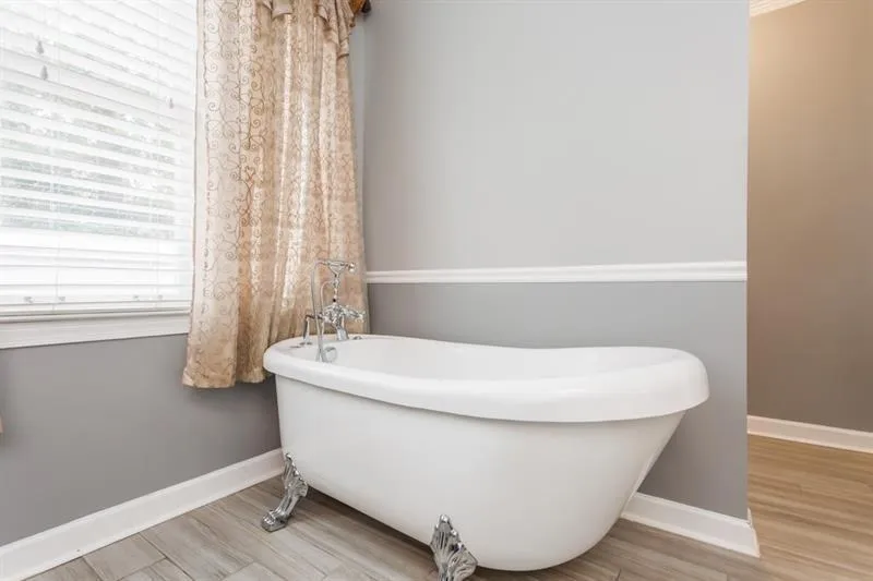 1050 Huntcliff Trace, Sandy Springs, Georgia 30350, 3 Bedrooms Bedrooms, ,2 BathroomsBathrooms,Residential,Sold,1050 Huntcliff Trace,6527283