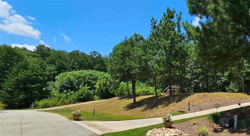 915 N Edgewater Trail N, Toccoa, Georgia 30577