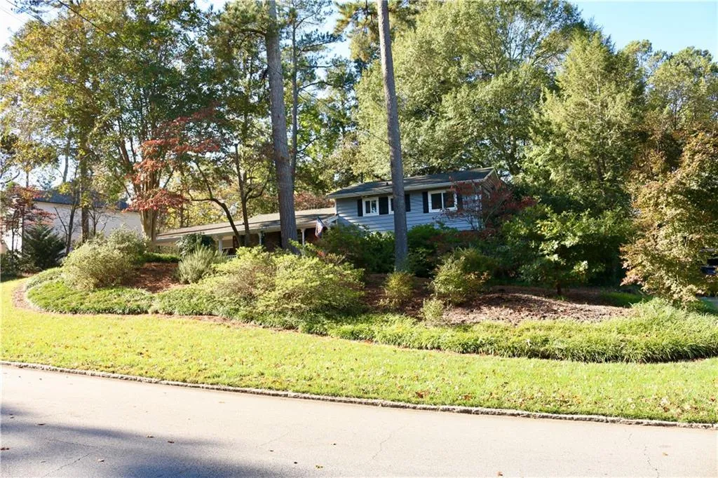 630 Carriage Drive, Sandy Springs, Georgia 30328, 4 Bedrooms Bedrooms, ,2 BathroomsBathrooms,Residential,Sold,630 Carriage Drive,6719679