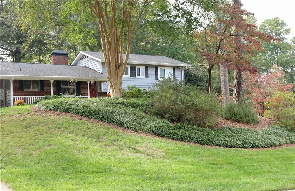 630 Carriage Drive, Sandy Springs, Georgia 30328, 4 Bedrooms Bedrooms, ,2 BathroomsBathrooms,Residential,Sold,630 Carriage Drive,6719679