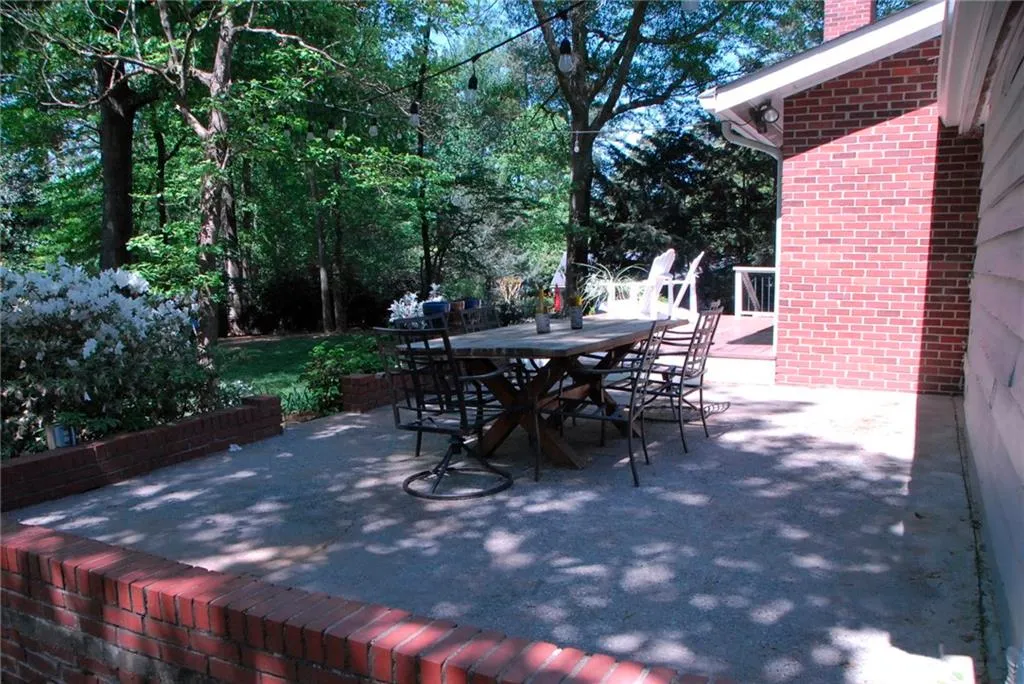 630 Carriage Drive, Sandy Springs, Georgia 30328, 4 Bedrooms Bedrooms, ,2 BathroomsBathrooms,Residential,Sold,630 Carriage Drive,6719679