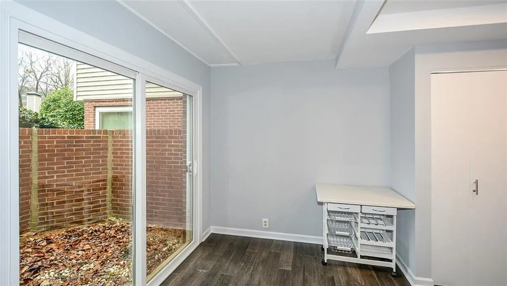 76 Dunwoody Springs Drive, Atlanta, Georgia 30328, 2 Bedrooms Bedrooms, ,2 BathroomsBathrooms,Residential,Sold,76 Dunwoody Springs Drive,5963139