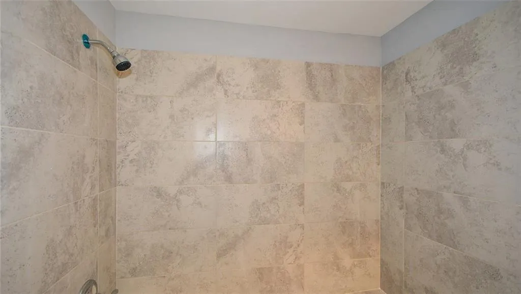 76 Dunwoody Springs Drive, Atlanta, Georgia 30328, 2 Bedrooms Bedrooms, ,2 BathroomsBathrooms,Residential,Sold,76 Dunwoody Springs Drive,5963139