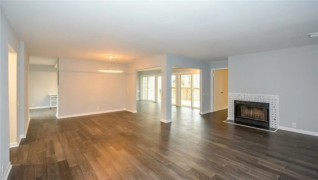 76 Dunwoody Springs Drive, Atlanta, Georgia 30328, 2 Bedrooms Bedrooms, ,2 BathroomsBathrooms,Residential,Sold,76 Dunwoody Springs Drive,5963139