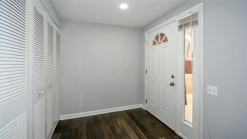 76 Dunwoody Springs Drive, Atlanta, Georgia 30328, 2 Bedrooms Bedrooms, ,2 BathroomsBathrooms,Residential,Sold,76 Dunwoody Springs Drive,5963139