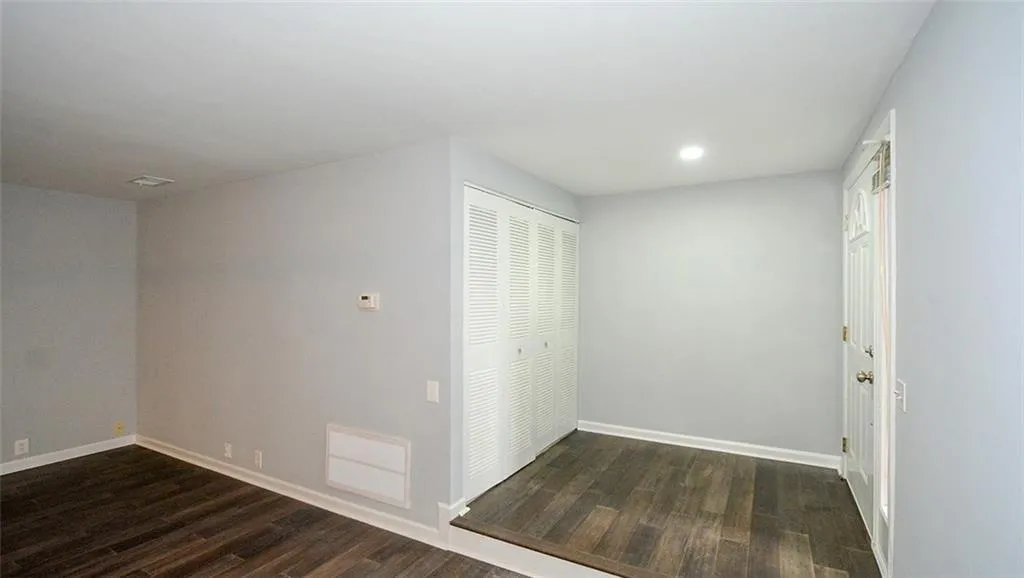 76 Dunwoody Springs Drive, Atlanta, Georgia 30328, 2 Bedrooms Bedrooms, ,2 BathroomsBathrooms,Residential,Sold,76 Dunwoody Springs Drive,5963139